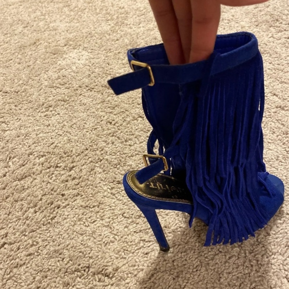 Blue fringe heels
